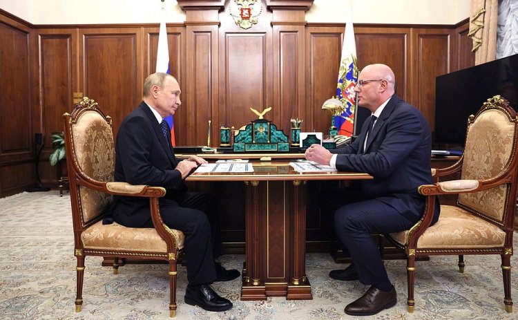 В.В. Путин и Д.Н. Чернышенко. Источник фото: сайт Кремля
