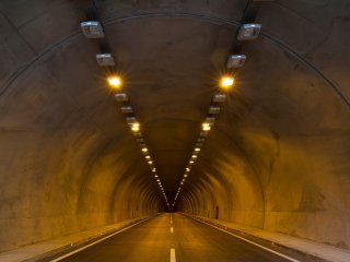 Тоннель. Фото: freestockcenter / фотобанк Freepik