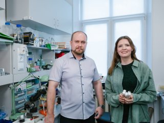 Биолог Алексей Шацких и корреспондент портала «Научная Россия» Янина Хужина. Фото: Ольга Мерзлякова / «Научная Россия»