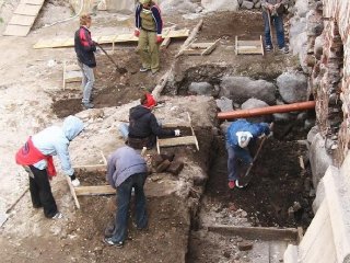 В Москве найдены старинные немецкие надгробия