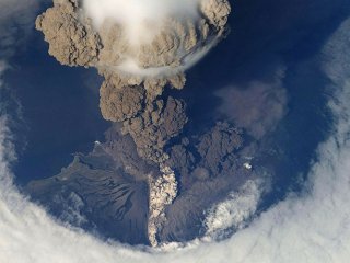 Новый алгоритм поможет защитить самолеты от вулканического пепла