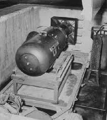 6 августа 1945 года с борта американского самолета Б-29 Enola Gay была сброшена бомба «Малыш»