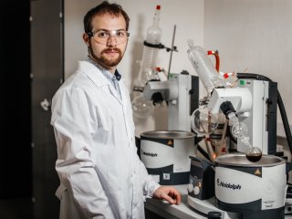 Ученые синтезировали уникальную молекулу вердазил-нитроксильного трирадикала