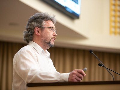 А. Лутовинов: чем занимаются профессора РАН?