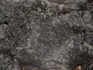 Следы течения базальтовой лавы, Гирвасский вулкан.