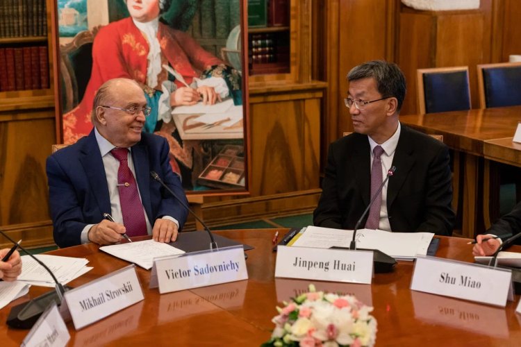 Министр образования КНР Хуай Цзиньпэн посетил МГУ