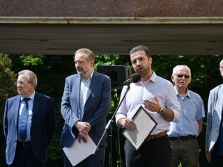 В Москве установили мемориальную доску в память о президенте АН СССР Гурии Марчуке. Фото: Управление пресс-службы РАН