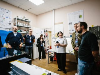 Вселенная квантовых вычислений: ФИАН и «Росатом» познакомили журналистов с технологиями будущего. Фото: Ольга Мерзлякова / «Научная Россия»