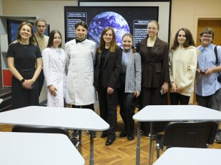 Участники студенческого тура «Научной России» в Институт высшей нервной деятельности и нейрофизиологии РАН. Фото: Николай Малахин / «Научная Россия»