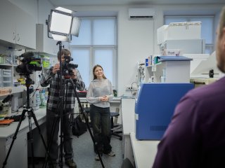 Съемочная группа «Научной России» на записи лекций в ИБР РАН. Фото: Елена Либрик / «Научная Россия»