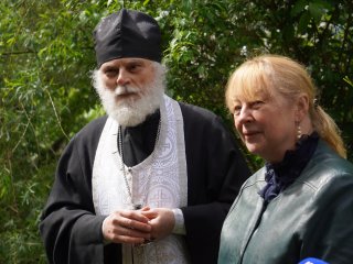 Сотрудники МГУ вернули на историческое место надгробный памятник выдающемуся библиографу. Фото: Никита Ланской / Научная Россия