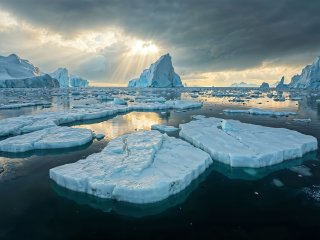 Тающий морской лед соединяется с Северным Ледовитым океаном, образуя облака. Фото: magnific