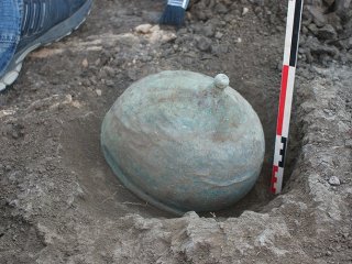 При раскопках в Краснодарском крае найден шлем сарматского воина