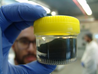 Испанские ученые разработали бумагу, которая превращает тепло в электричество