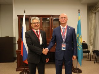 На ВЭФ-2021 состоялись переговоры между президентом РАН и вице-премьером Казахстана