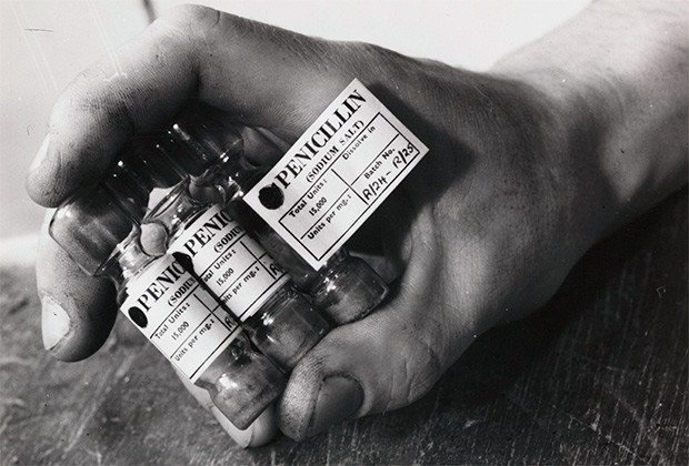 Ампулы с пенициллином, 1943 г. Источник: Daily Herald Archive / NMeM / Global Look