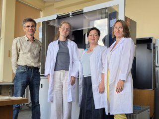 Разработчики новых молекул (слева направо): д.х.н., в.н.с. Ф.М. Долгушин, м.н.с. Л.С. Разворотнева, д.х.н., в.н.с. И.А. Луценко, к.х.н., м.н.с. К.А. Кошенскова. Фото: из личного архива авторов исследования