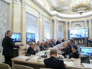 Президиум РАН заслушал доклады лауреатов Государственных премий в области науки и технологий 2025 г. Источник фото: Российская академия наук