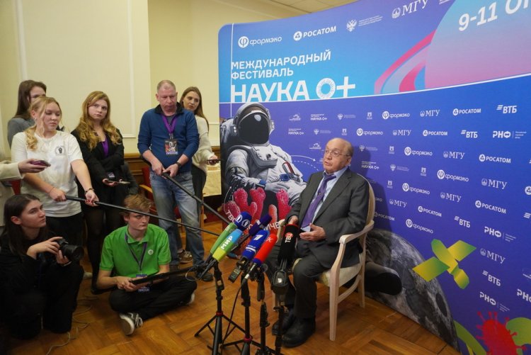 Виктор Садовничий на пресс-подходе