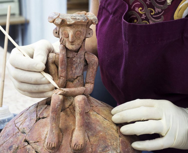 В Израиле найден необычный сосуд-статуэтка возрастом 3800 лет