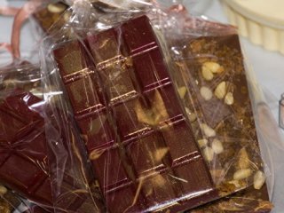 Ученые ДВФУ создали "золотой" шоколад с экстрактом женьшеня