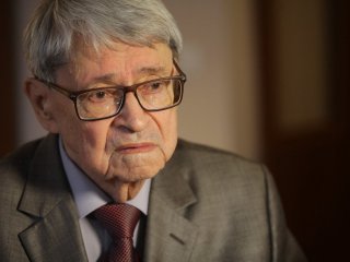 Сергей Кириенко передал соболезнования президента на прощании с Юрием Трутневым. Фото: Архив портала «Научная Россия»