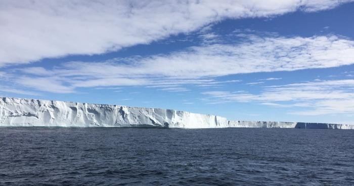 Шельфовый ледник Дотсона, море Амундсена, Антарктида