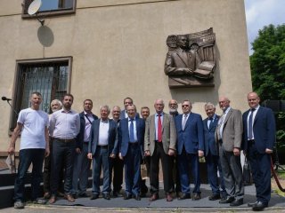 В Москве установили мемориальную доску в память о президенте АН СССР Гурии Марчуке. Фото: Управление пресс-службы РАН