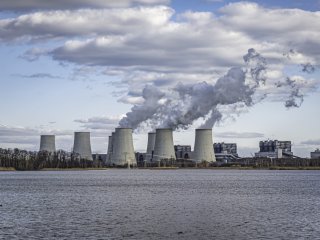 Электростанция. Фото: wirestock / фотобанк Freepik