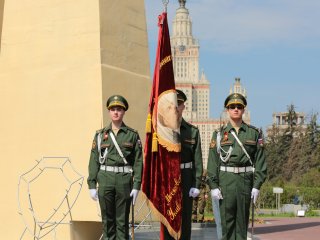 В МГУ почтили память защитников Отечества. Фото: Ольга Мерзлякова / Научная Россия