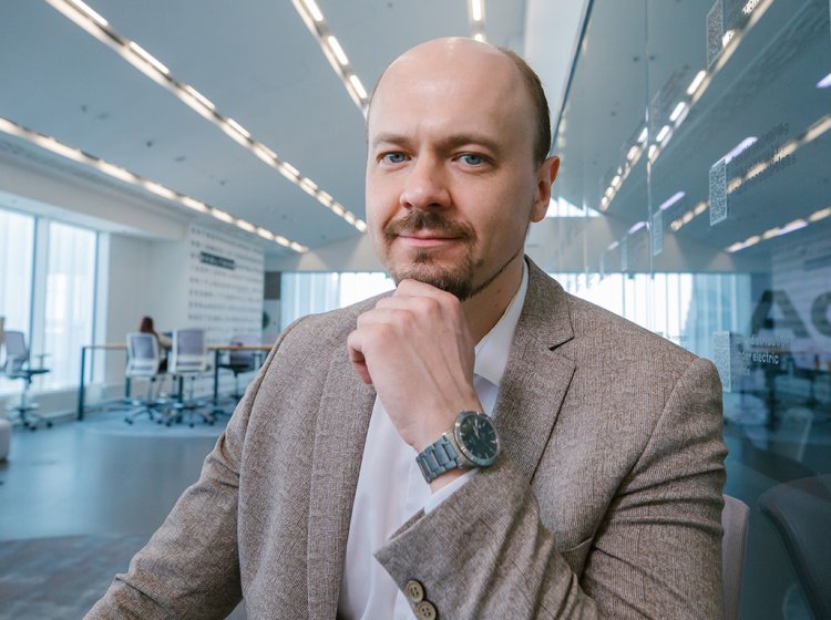 Заместитель директора Центра энергетических технологий Сколтеха, кандидат химических наук Станислав Сергеевич Федотов. Фото: Ольга Мерзлякова / «Научная Россия»