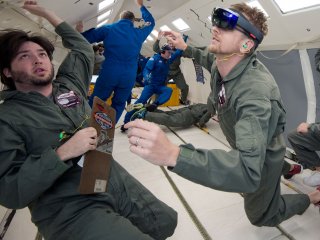 Космонавтов на МКС обучат очки виртуальной реальности