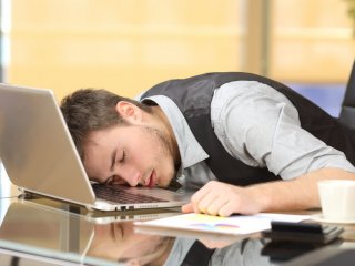 Стресс на работе и проблемы со сном - это серьезнее, чем вы думаете