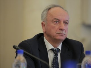 Академия отмечает 90-летие Жореса Алфёрова…