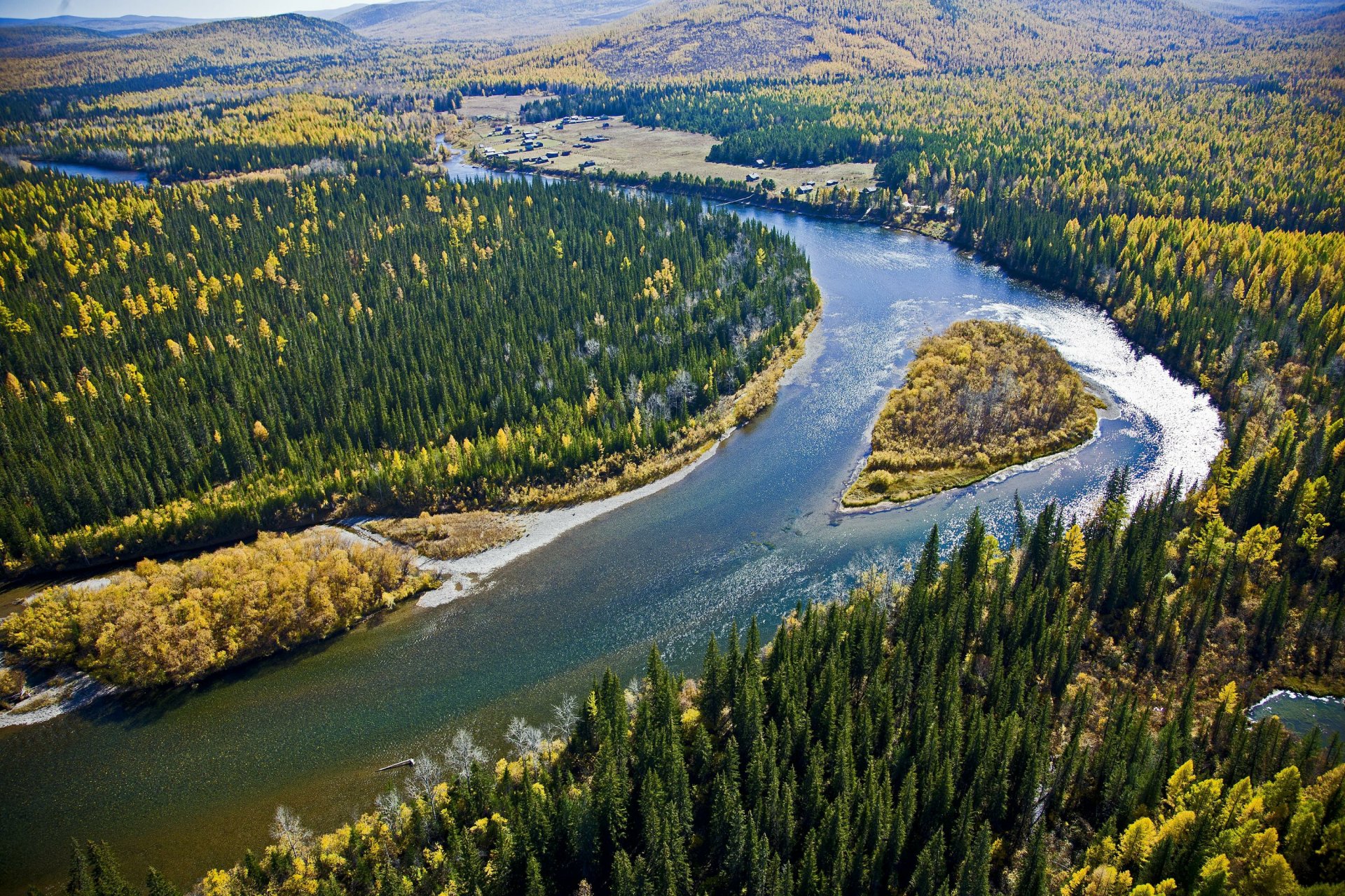 Река Лена в Иркутской области