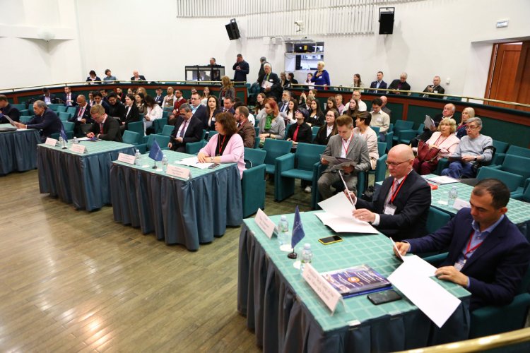 Участники Международной ассамблеи «Каспийский диалог — 2022». Фото Ольги Мерзляковой / «Научная Россия» 
