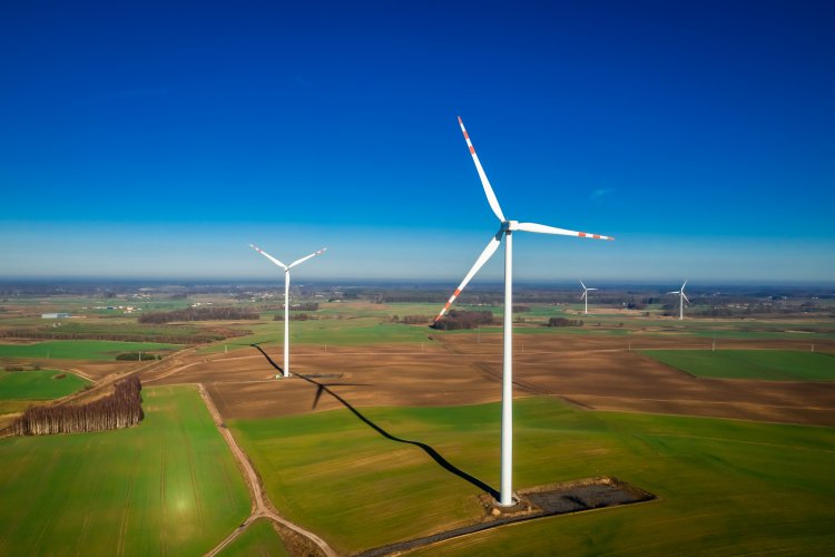 15 июня отмечается День ветра, созданный по инициативе Европейской ассоциации ветроэнергетики и Всемирного совета по энергии ветра в 2007 г.