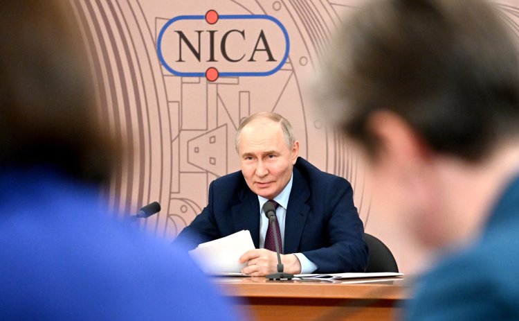 Владимир Путин поручил взять под особый контроль вопросы управления наукой и подготовки учителей