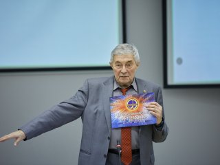 Пленарная сессия «Наука на пилотируемых орбитальных станциях» состоялась в ИКИ РАН 6 апреля. Фото: Елена Либрик / «Научная Россия»