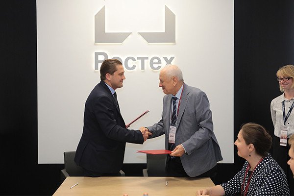 Физический факультет МГУ и Холдинг «Швабе» Госкорпорации Ростех подписали соглашение о сотрудничестве