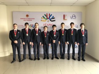 Российские школьники завоевали шесть золотых медалей на Азиатской олимпиаде по физике