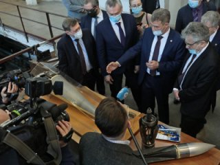 Президент РАН в Новосибирске: новые материалы для нужд СКИФа