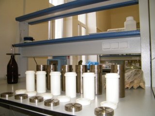 Автоклавные установки для разложения проб растений и анализа элементного состава