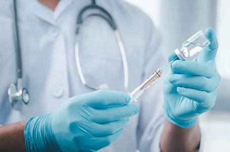 Создатели вакцины МГУ расскажут о том, почему нужно вакцинироваться