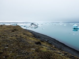 Мерзлые болота Сибири и Арктики могут стать источниками выбросов метана. Фото: wirestock / фотобанк Freepik