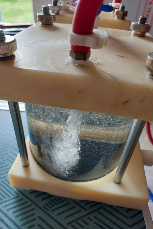 Установка для фильтрации воды из скважины под напором.Фото: ФИЦ Биотехнологии РАН