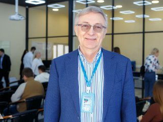 Научный руководитель направления «Науки о материалах и синхротронно-нейтронные исследования» ЮФУ Александр Владимирович Солдатов. Фото: Артем Демьяновских / Центр общественных коммуникаций ЮФУ