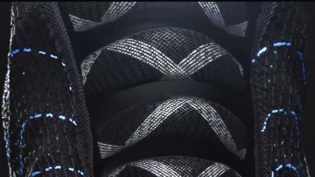 Nike начинает производство самозашнуровывающихся кроссовок