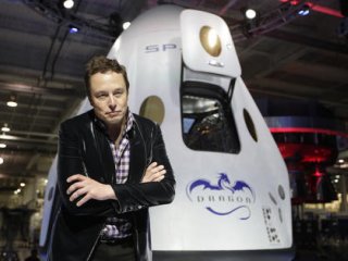 SpaceX отправит туристов на Луну