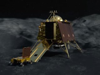 Индия потеряла связь со своим первым лунным кораблем незадолго до приземления